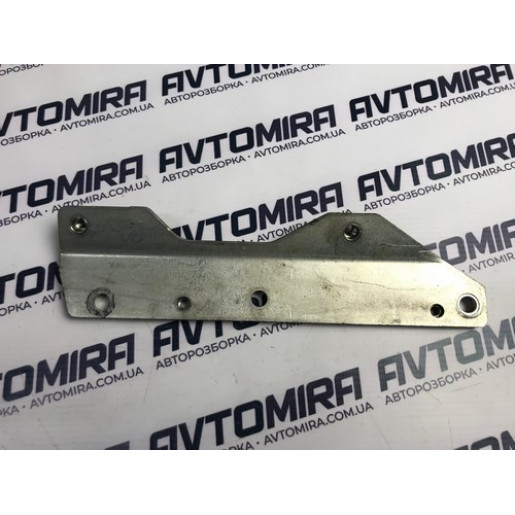 Кронштейн топливной рейки Fiat Punto 1.3D Mjet 2005-2018 55199518